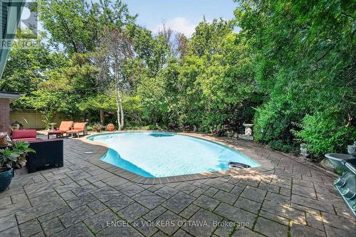 1907 Fairmeadow Crescent, Ottawa, ON 