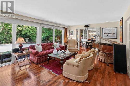 1907 Fairmeadow Crescent, Ottawa, ON 