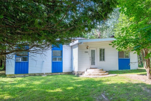 1345 Rue St-Roch  Mont-Tremblant, QC J8E 2Y9