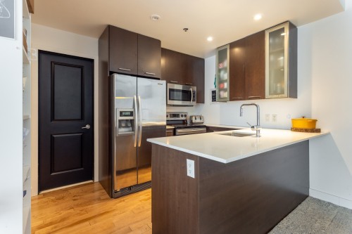 Kitchen - 316-555 Boul. René-Lévesque E., Montréal (Ville-Marie), QC - Indoor Photo Showing Kitchen With Upgraded Kitchen