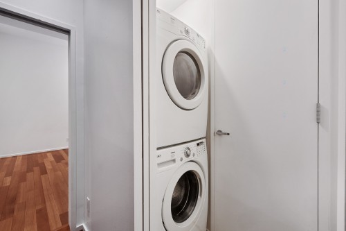 Salle de lavage - 507-64 Rue St-Paul O., Montréal (Ville-Marie), QC 