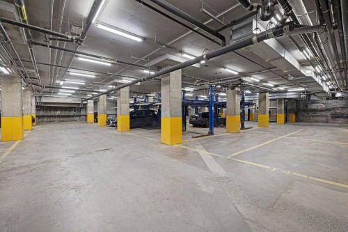 Garage - 507-64 Rue St-Paul O., Montréal (Ville-Marie), QC 