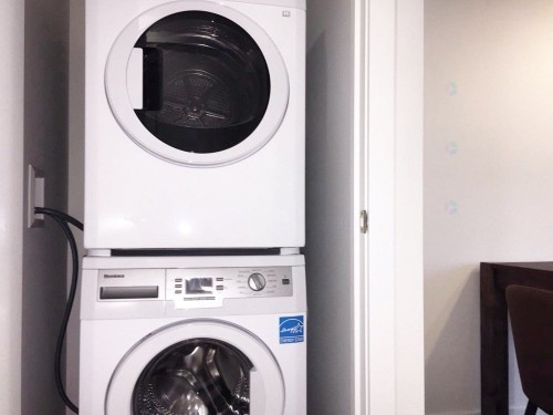 Laundry - 2112-1188 Rue St-Antoine O., Montréal (Ville-Marie), QC 