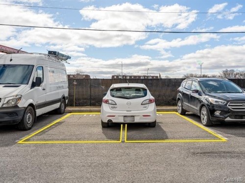 Parking - 403-116 Rue Dubois, Saint-Eustache, QC 