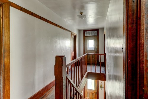 Corridor - 8 Ch. Thomson O., Arundel, QC 