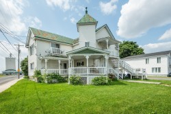 838  - 842 Rue St-Charles  Marieville, QC J3M 1H9