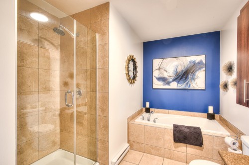 Salle de bains - 5268 Av. Eliot, Laval (Chomedey), QC - Indoor Photo Showing Bathroom