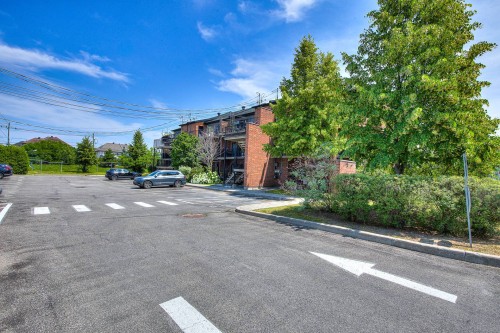 Stationnement - 5268 Av. Eliot, Laval (Chomedey), QC - Outdoor