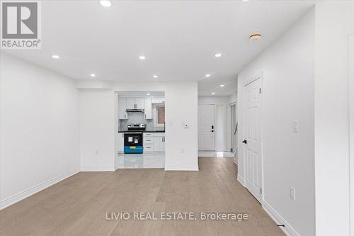 4002 Brandon Gate Drive, Mississauga, ON - Indoor Photo Showing Other Room