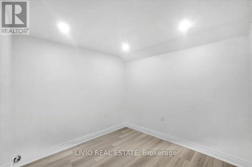 4002 Brandon Gate Drive, Mississauga, ON - Indoor Photo Showing Other Room