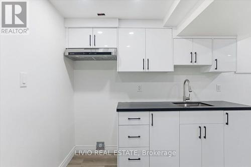 4002 Brandon Gate Drive, Mississauga, ON - Indoor