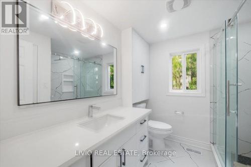 4002 Brandon Gate Drive, Mississauga, ON - Indoor Photo Showing Bathroom