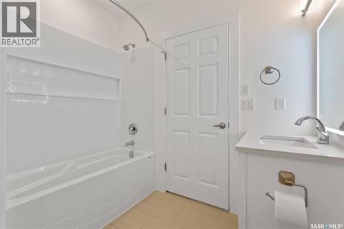 202 Glacial Shores Cove, Saskatoon, SK 