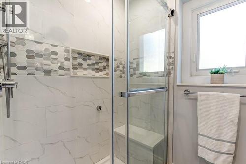 215 Briar Hill Crescent, Ancaster, ON - Indoor Photo Showing Bathroom