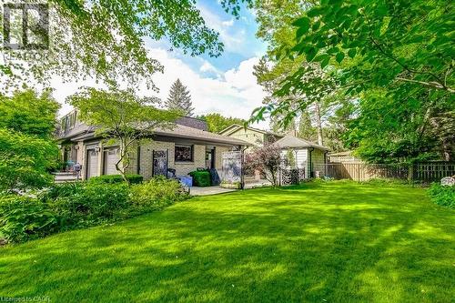 215 Briar Hill Crescent, Ancaster, ON - Outdoor