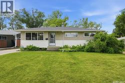 52 Tucker CRESCENT  Saskatoon, SK S7H 3H5