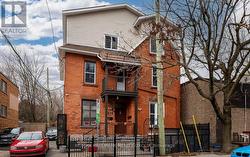 B - 172 COBOURG STREET Ottawa, ON K1N 8H5