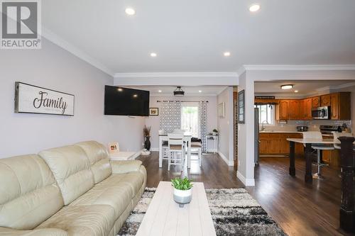 9 Taskar Dr, Sault Ste. Marie, ON - Indoor Photo Showing Living Room