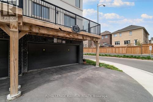 1383 Bradenton Path, Oshawa, ON 