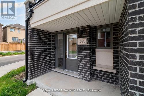 1383 Bradenton Path, Oshawa, ON 