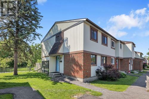 2014 FALKIRK CRESCENT  Ottawa, ON K1B 4Y7