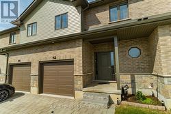 52 - 2910 TOKALA TRAIL  London North (North S), ON N6G 0T9