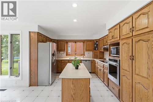 42 Fox Run, Brantford, ON - Indoor Photo Showing Kitchen