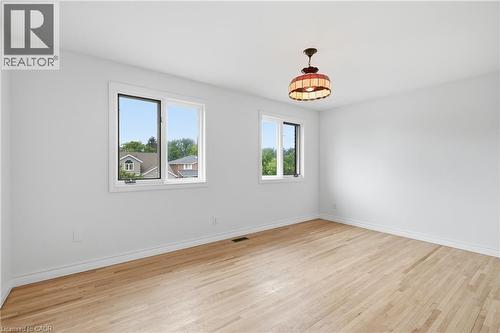42 Fox Run, Brantford, ON - Indoor Photo Showing Other Room