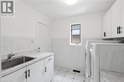 42 Fox Run, Brantford, ON - Indoor Photo Showing Laundry Room