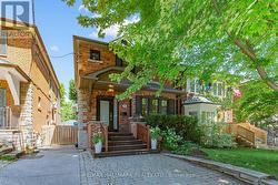 26 MCNAIRN AVENUE Toronto, ON M5M 2H5