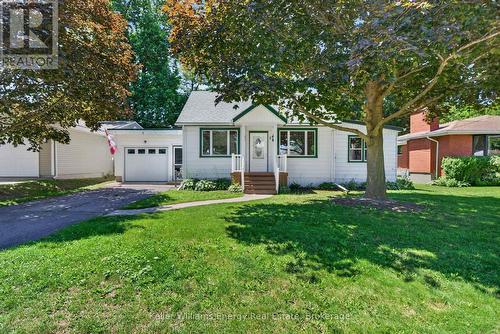 7 MAPLE AVENUE  Prince Edward County (Picton Ward), ON K0K 2T0