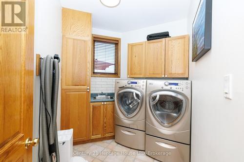 Main floor laundry - 6 Jacob'S Landing, Grimsby (Grimsby Beach), ON 