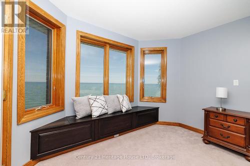 Primary Bedroom Retreat - 6 Jacob'S Landing, Grimsby (Grimsby Beach), ON 