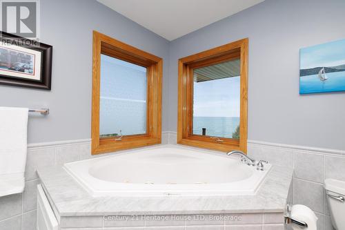 Primary Ensuite - 6 Jacob'S Landing, Grimsby (Grimsby Beach), ON 