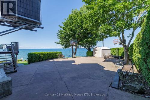 Private Basketball Court - 6 Jacob'S Landing, Grimsby (Grimsby Beach), ON 