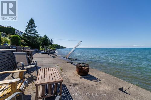 Private dock on a winch - 6 Jacob'S Landing, Grimsby (Grimsby Beach), ON 