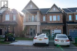 32 KILKARRIN ROAD W Brampton, ON L7A 0G1