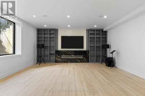 9 Earl Street, Mississauga, ON 