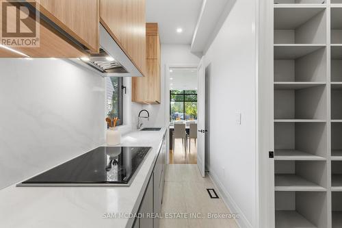 9 Earl Street, Mississauga, ON 