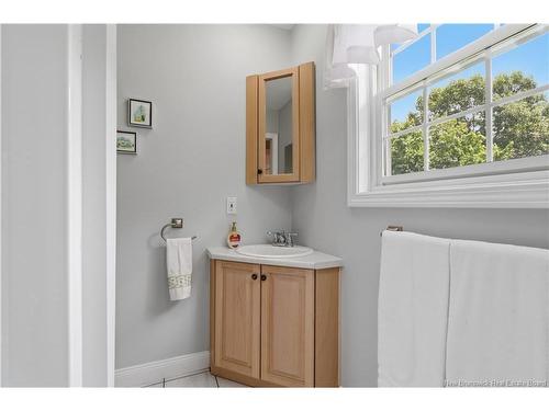102 Anderson St, Fredericton, NB 