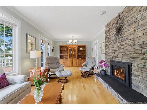 102 Anderson St, Fredericton, NB 