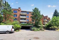 106 - 7 KIPPEWA DRIVE  Ottawa, ON K1S 3G3