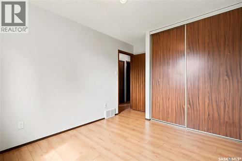 1027 Victory Crescent, Regina, SK 