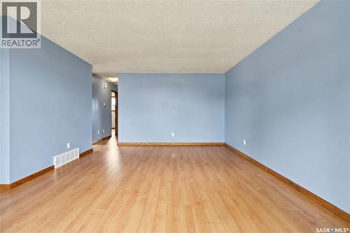1027 Victory Crescent, Regina, SK 