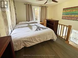 Guest room/Den area - 