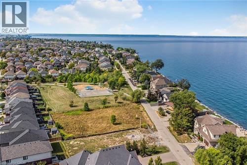 View of neighbourhood park - 45 Seabreeze Crescent Unit# 22, Stoney Creek, ON 