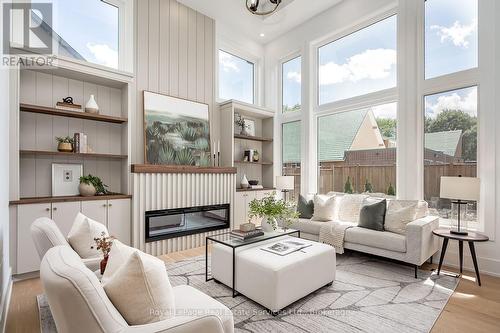 Great Room With High Ceilings - 310 Tuck Drive, Burlington (Shoreacres), ON 