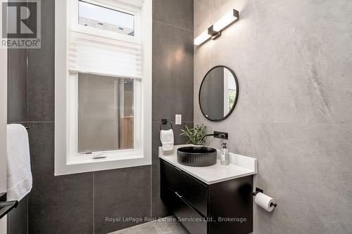 Powder Room - 310 Tuck Drive, Burlington (Shoreacres), ON 