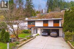 809 SEYMOUR BOULEVARD  North Vancouver, BC V7J 3S7