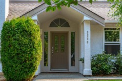 1096 Valewood Trail  Saanich, BC V8X 5E3